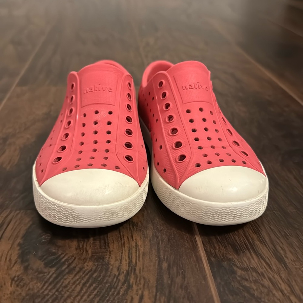 Pink Native Jefferson shoes size 10